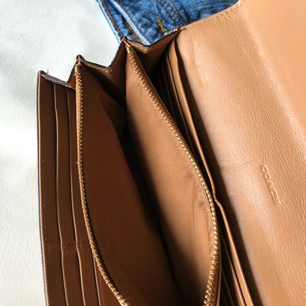 👜Coach Slim Brown Leather Envelope Wallet👜 - Picture 6 of 7